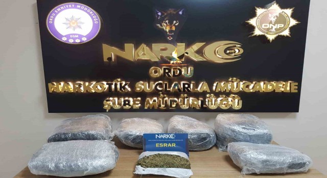 Orduda ‘dur ihtarına uymayan araçtan 22 kilo esrar çıktı: 5 kişi tutuklandı