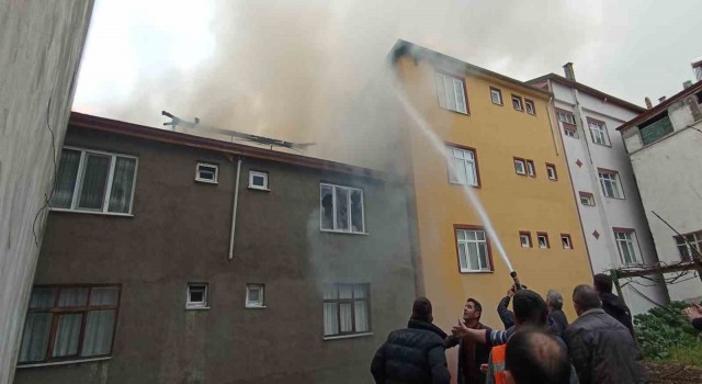 Orduda ev yangını