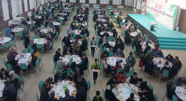 Osmanelinde hergün 750 depremzede iftar açıyor