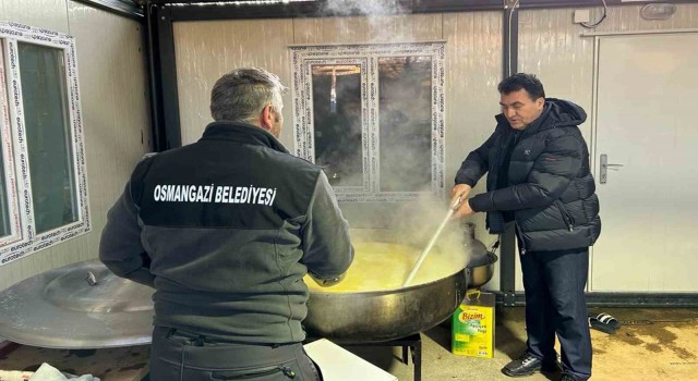 Osmangaziden deprem bölgesine 4 bin kişilik iftar sofrası