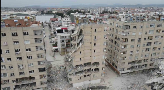 Osmaniye'de acil yıkım kararı bulunan 410 bina yıkıldı