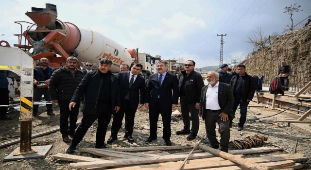 Osmaniyede depremzede esnafa yeni işyerleri yapılıyor