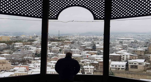 Osmanlı kenti Safranbolu kar manzaralarıyla kendine hayran bırakıyor