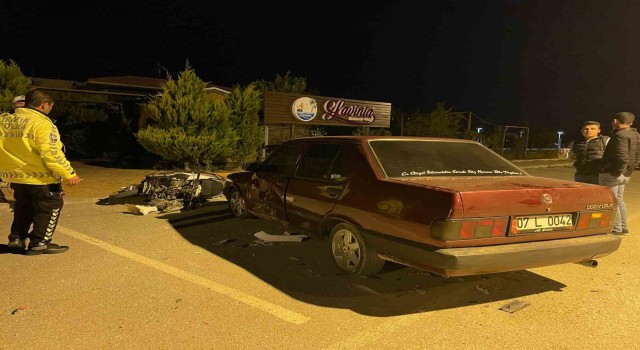 Otomobille motosiklet çarpıştı: 1 yaralı