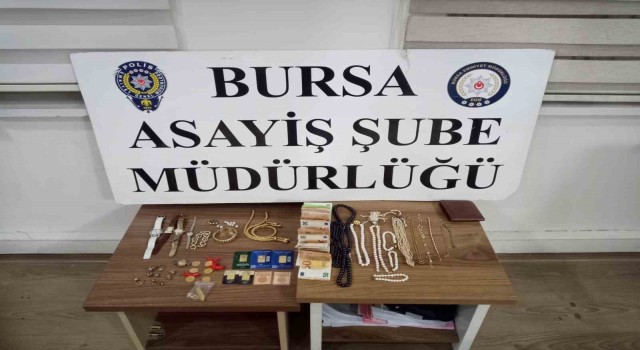 Bursa'da yok artık dedirten olay..Sahte polis emekli öğretmeni dolandırdı