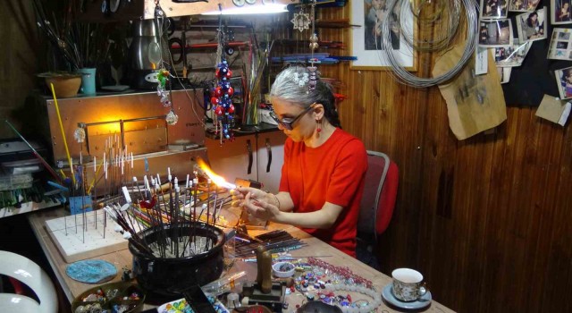 (Özel) Çocukken sobada cam eritiyordu, şimdi gelir kaynağı oldu