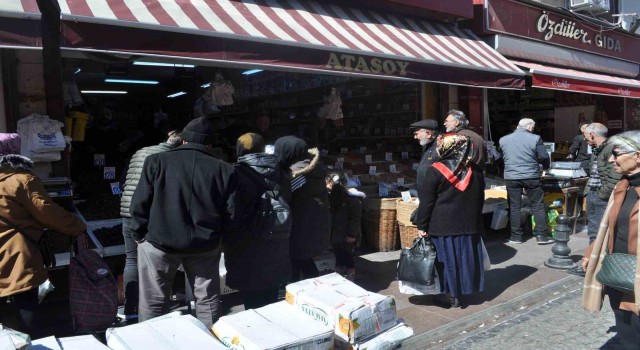 (ÖZEL) Eskişehirde Ramazan alışverişi yoğunluğu yaşanıyor