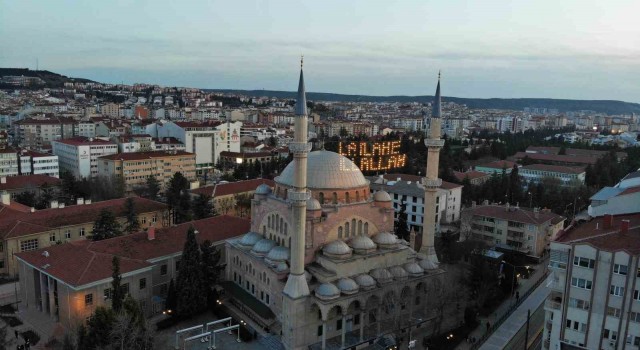 (ÖZEL) Kelime-i Tevhidi ilmek ilmek 50 metre yükseğe yazdılar