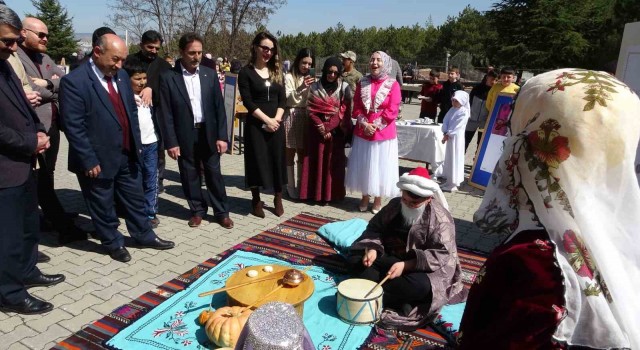 (ÖZEL) Roman kahramanlarına renkli anma