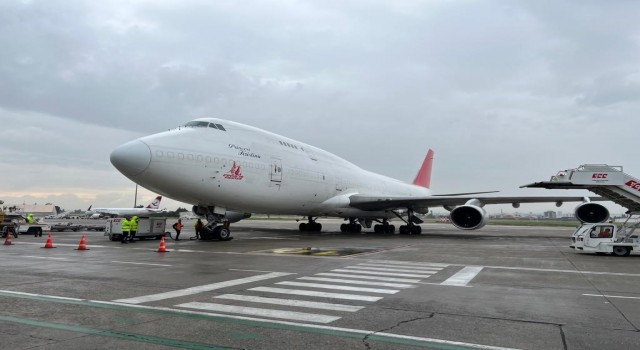 Pakistanın deprem bölgesine yardımları sürüyor