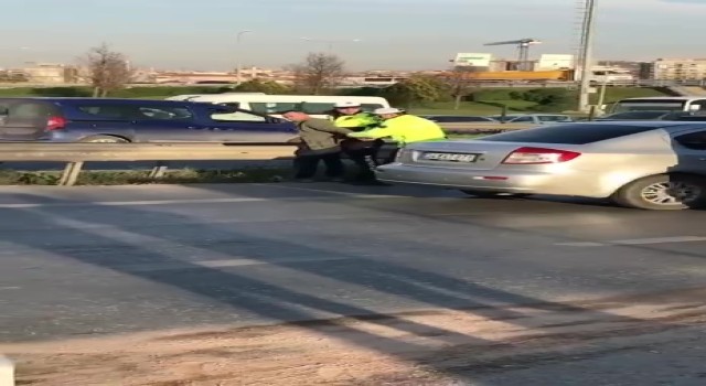 Pendikte alkollü halde araç kullanırken yakalanan sürücü gözaltına alındı
