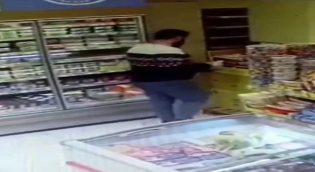 Pendikte markette peynir ve süt hırsızlığı kameraya yansıdı