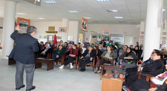 Prof. Dr. Uğuz “Deprem değil, zihnimiz bizi yıkmaya başlar”