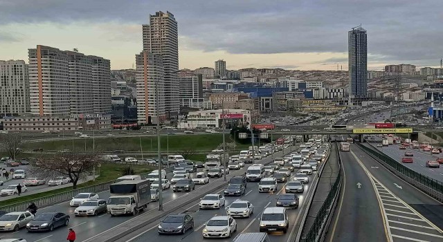 Ramazan ayının ilk gününde trafik yüzde 63e ulaştı