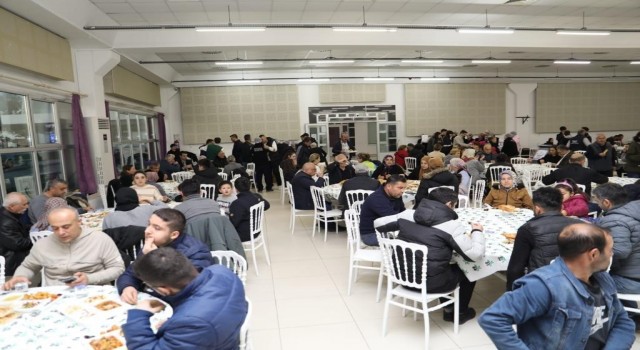 Ramazanın ilk gününde Burhaniyede bin kişilik iftar