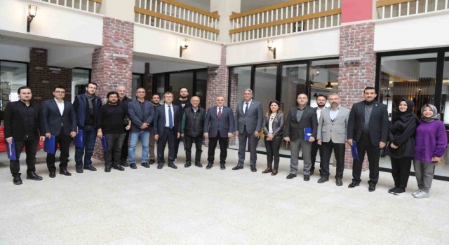 Rektör Altundan deprem bölgesinde çalışmalara katılan öğretim üyelerine teşekkür