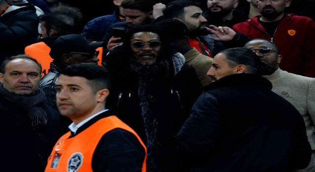 Rigobert Song maçı izledi
