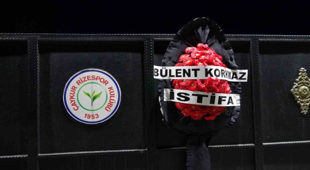 Rizespor taraftarları Bülent Korkmazı istifaya davet etti