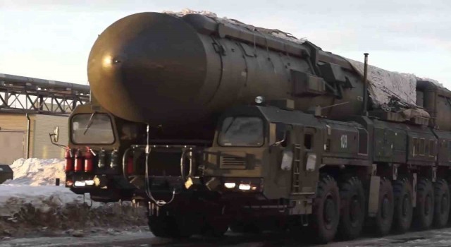 Rusya'dan kıtalararası balistik füzeyle tatbikat