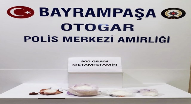 Saç kremi kutusunun içine 900 gram uyuşturucu madde saklayan 3 şahıs yakalandı