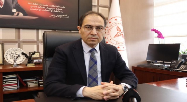Sağlıkçılar deprem bölgelerinin yaralarını sardı