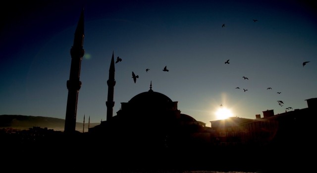 Şaheser gibi yükselen Recep Tayyip Erdoğan Camii göz kamaştırıyor