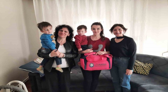 Salihlide ‘Hoş geldin bebek projesi yüzleri güldürüyor