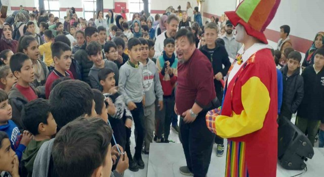 Samsatta depremzede çocuklar için eğlence programı düzenlendi