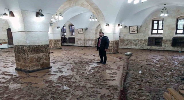 Şanlıurfada sel afeti ibadethaneleri de etkiledi