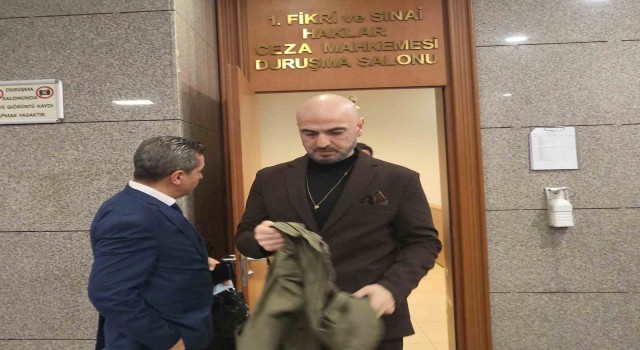 Şarkıcı Soner Sarıkabadayının melodi aşırdığı iddiasıyla yargılanmasına devam edildi