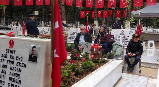 Şehit babasından duygulandıran sözler: 7 senedir gelecek diye bekliyorum
