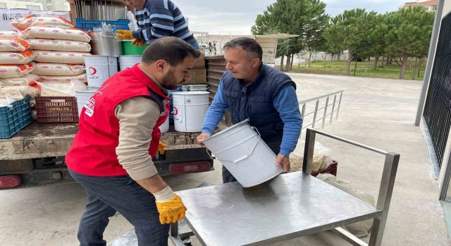 Şehzadeler Belediyesi Ramazanda da sofraları ve etkinlikleriyle deprem bölgesinde olacak