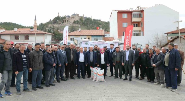 Seyitgazi üreticisi yüzde 50 hibe destekli yerli ve milli Azkan çeşidi tohumlarına kavuştu