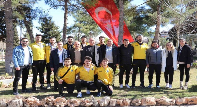 Siirt Belediyesi sporcuları Voleybol 1. Lig Play-Off maçlarına katılmak üzere Çoruma uğurlandı