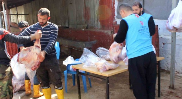 Siirtte 185 depremzede aileye et dağıtıldı