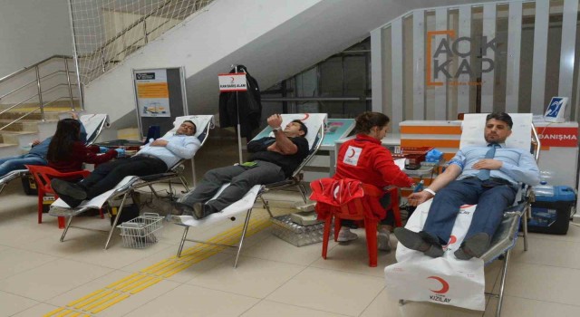 Siirtte depremzedeler için kan bağışı seferberliği