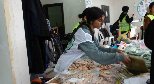 Siirtte depremzedelere yönelik destekler sürüyor