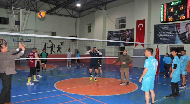 Siirtte kurumlar arası voleybol turnuvası başladı