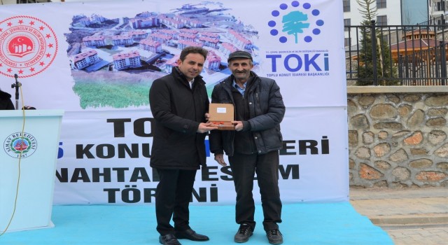 Simavda yeni konutlar hak sahiplerine teslim edildi