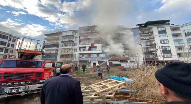 Sinopta apartman dairesinde yangın: 1 kişi dumandan etkilendi