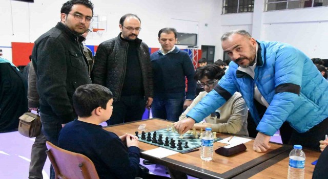 Sivas satrançta Tek Yürek