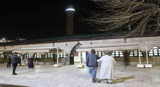 Sivaslılar ilk teravih namazında Ulu Camiine akın etti