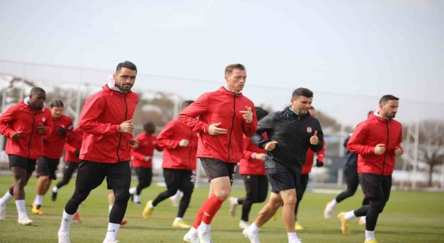 Sivasspor, 3 puan parolasıyla Karagümrük maçına hazırlanıyor