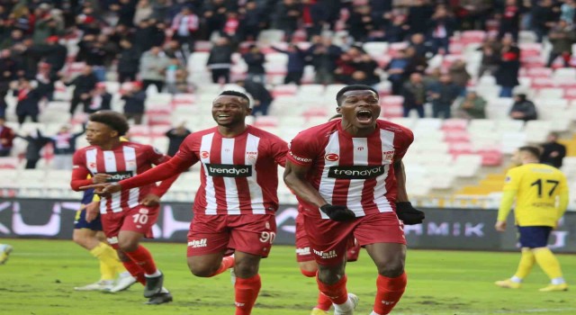 Sivassporlu Cofie gol sayısını 2ye yükseltti