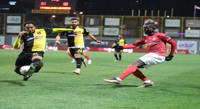 Sivassporlu Gradel üst üste kırmızı kart görerek tarihe geçti!