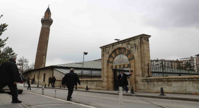 Sivasta 9 camide hatimle teravih namazı kılınacak