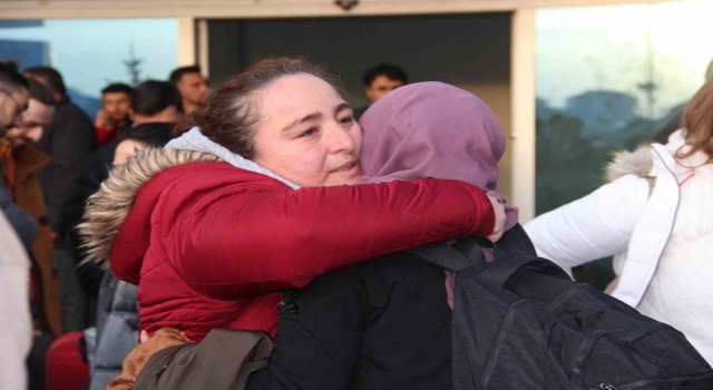 Sivastan 101 sağlık personeli Maraşa uğurlandı