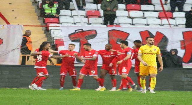 Spor Toto Süper Lig: Antalyaspor: 4 - Kayserispor: 0 (Maç sonucu)