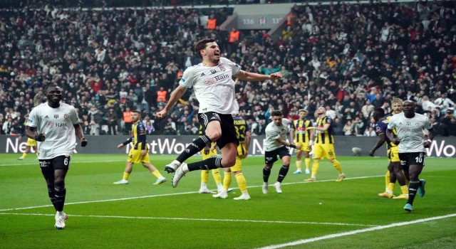 Spor Toto Süper Lig: Beşiktaş: 1 - MKE Ankaragücü: 0 (İlk yarı)