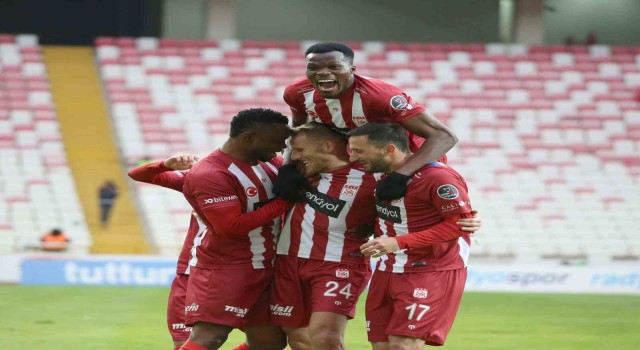 Spor Toto Süper Lig: D.G. Sivasspor: 1 - MKE Ankaragücü: 0 (İlk yarı)